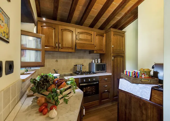 In With Private Pool Вилла Кортона